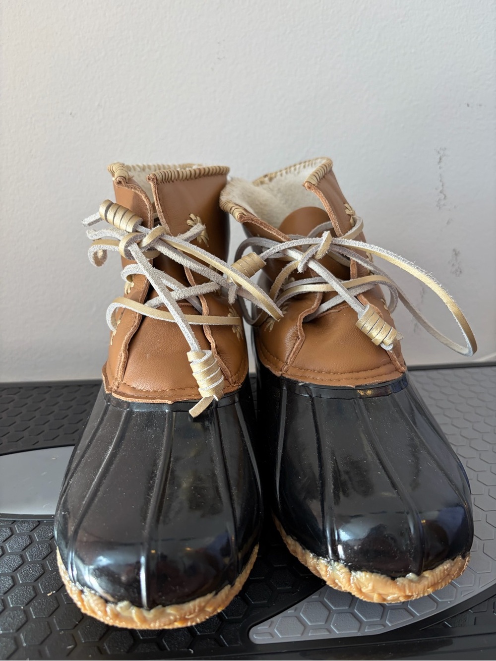 Jack Rogers Tan and Black/Very Dark Blue Duck-Style Winter Boots